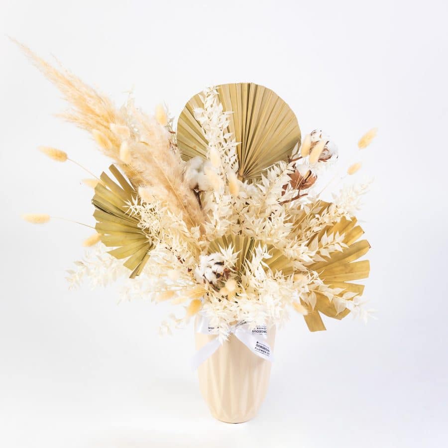 Dried natural flowers in a vase